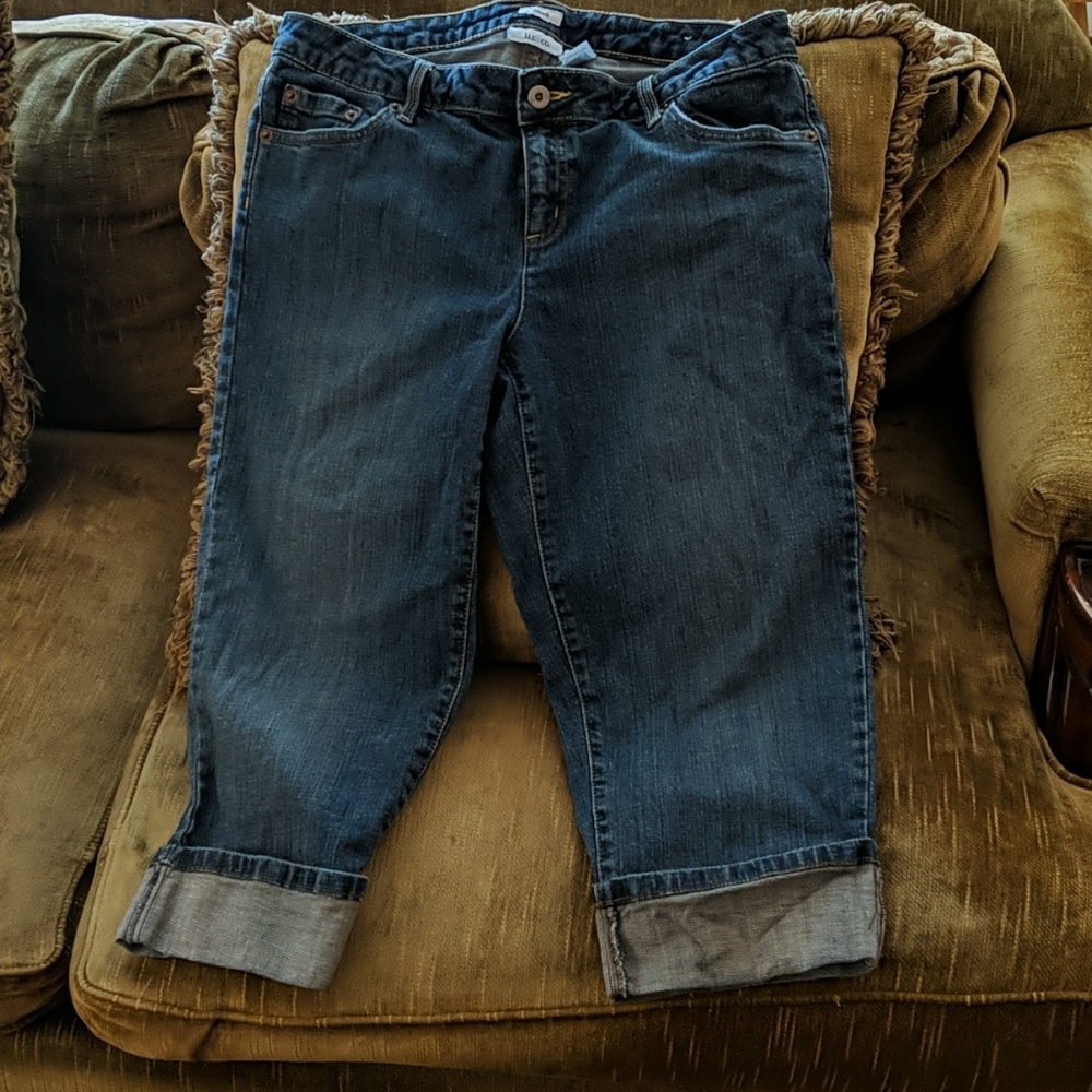 Liz & Co. Women's 12 Stretch Capri Cuffed Jean. Create a bundle, save money! 💲